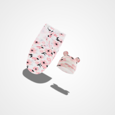 emmaillotage fleurs avec bonnet bébé